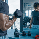 Avoir des gros bras en 1 mois curl haltère triceps biceps