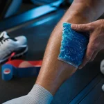 Déchirure musculaire mollet : douleur et claquement au mollet avec pack de froid