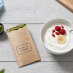 poudre de moringa bienfait : poudre verte dans une cuillère