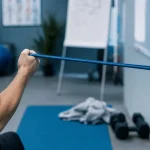 Tendinite épaule exercices : rotation externe avec élastique et protraction scapulaire